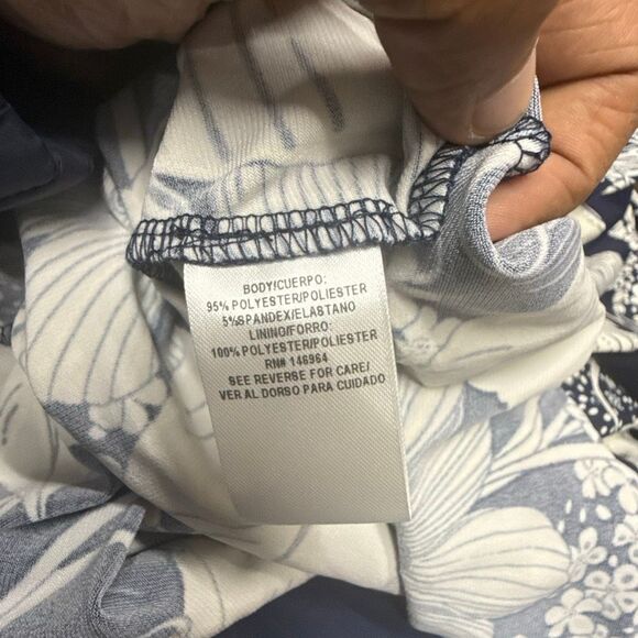 Robbie Bee Women's Plus Size Sleeveless Halter Floral Maxi Dress, 3X - Picture 4 of 4